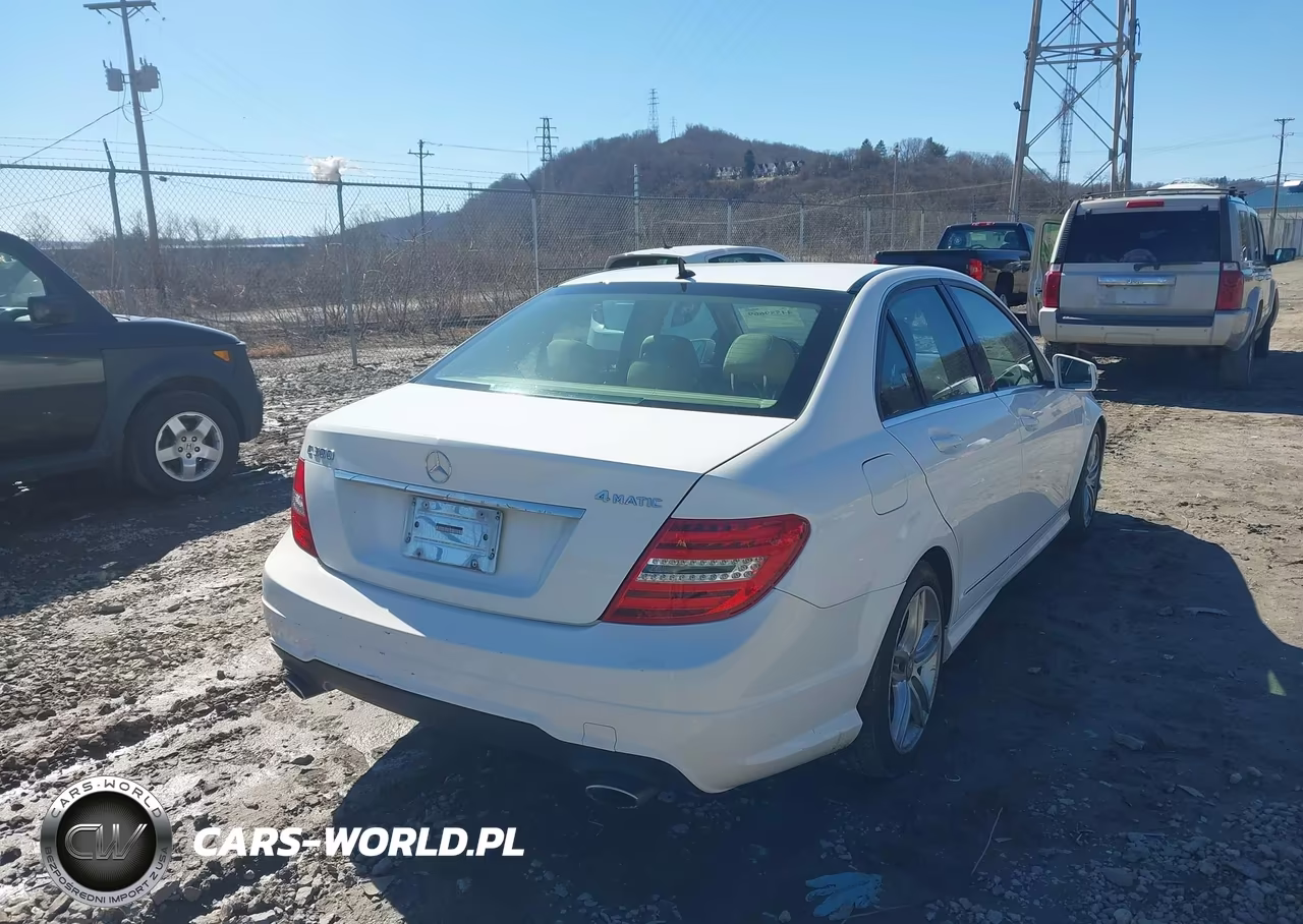 2013 Mercedes-Benz C 300 Sport 4Matic VIN:WDDGF8AB3DR246172 - 4