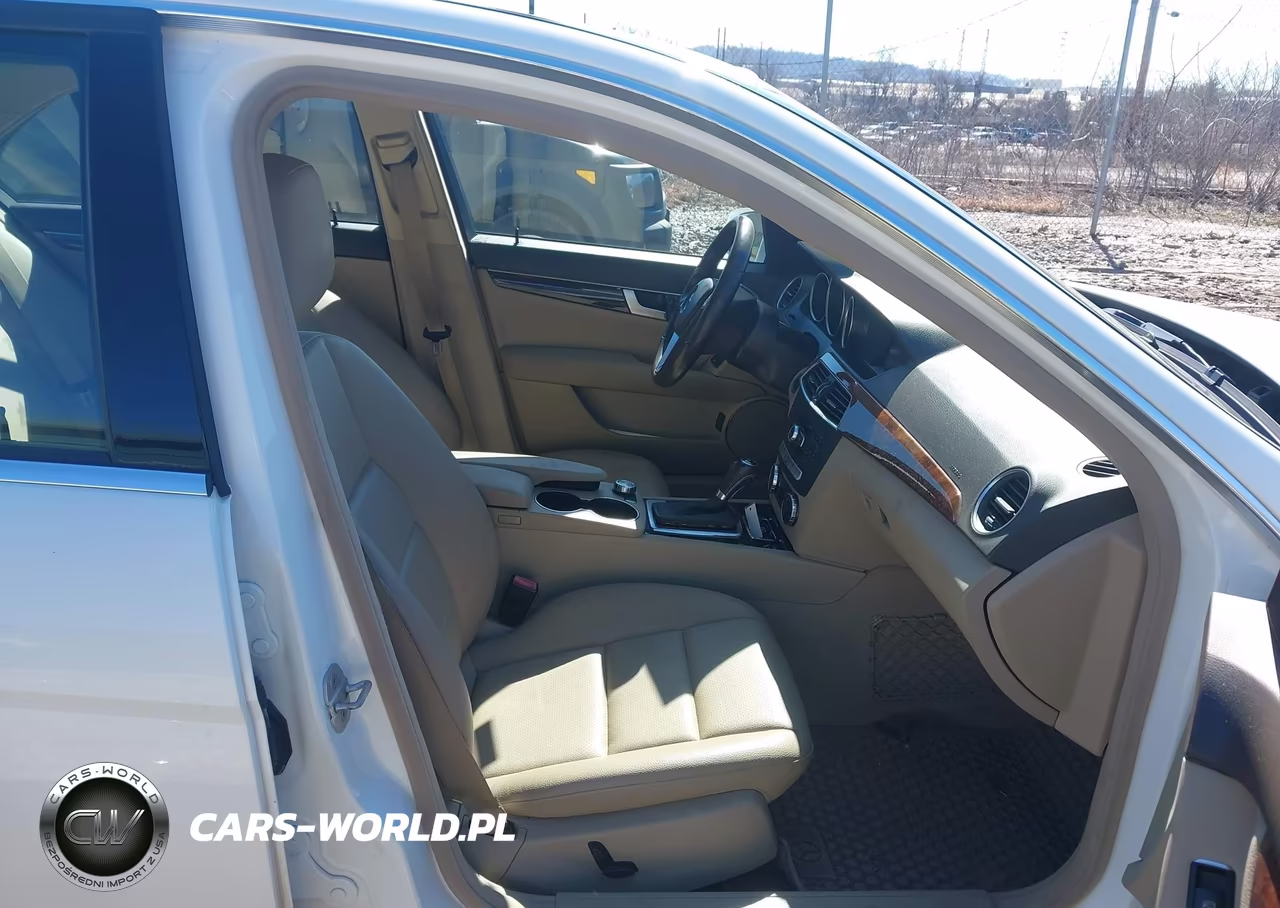 2013 Mercedes-Benz C 300 Sport 4Matic VIN:WDDGF8AB3DR246172 - 5