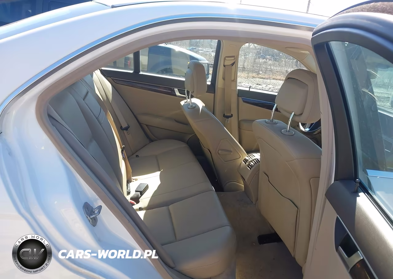 2013 Mercedes-Benz C 300 Sport 4Matic VIN:WDDGF8AB3DR246172 - 8
