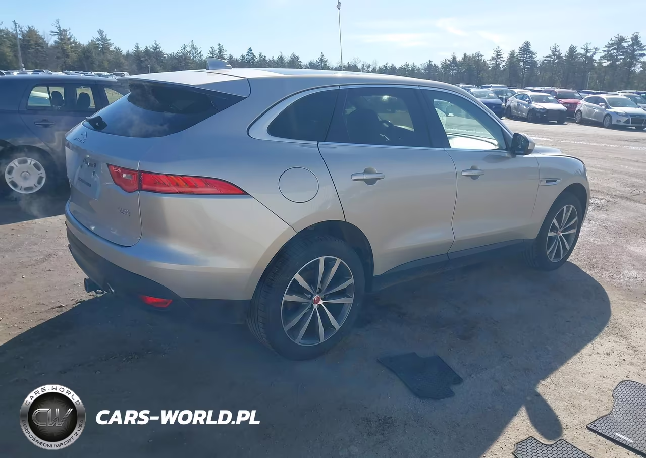 2017 Jaguar F-Pace 35T Prestige VIN:SADCK2BV9HA886342 - 4