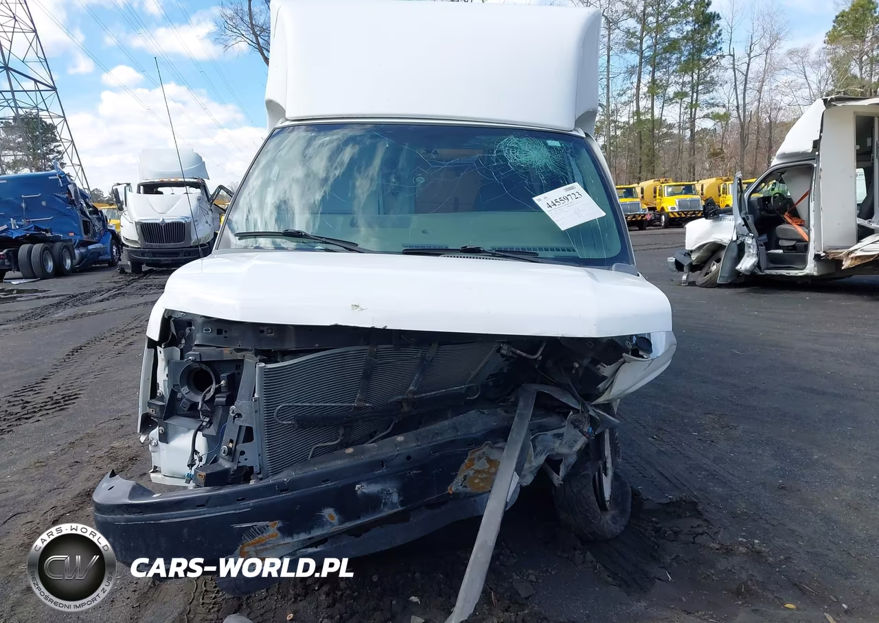 2014 Chevrolet Express Cutaway 3500 VIN:1GB0G2CA0E1184163 - 13