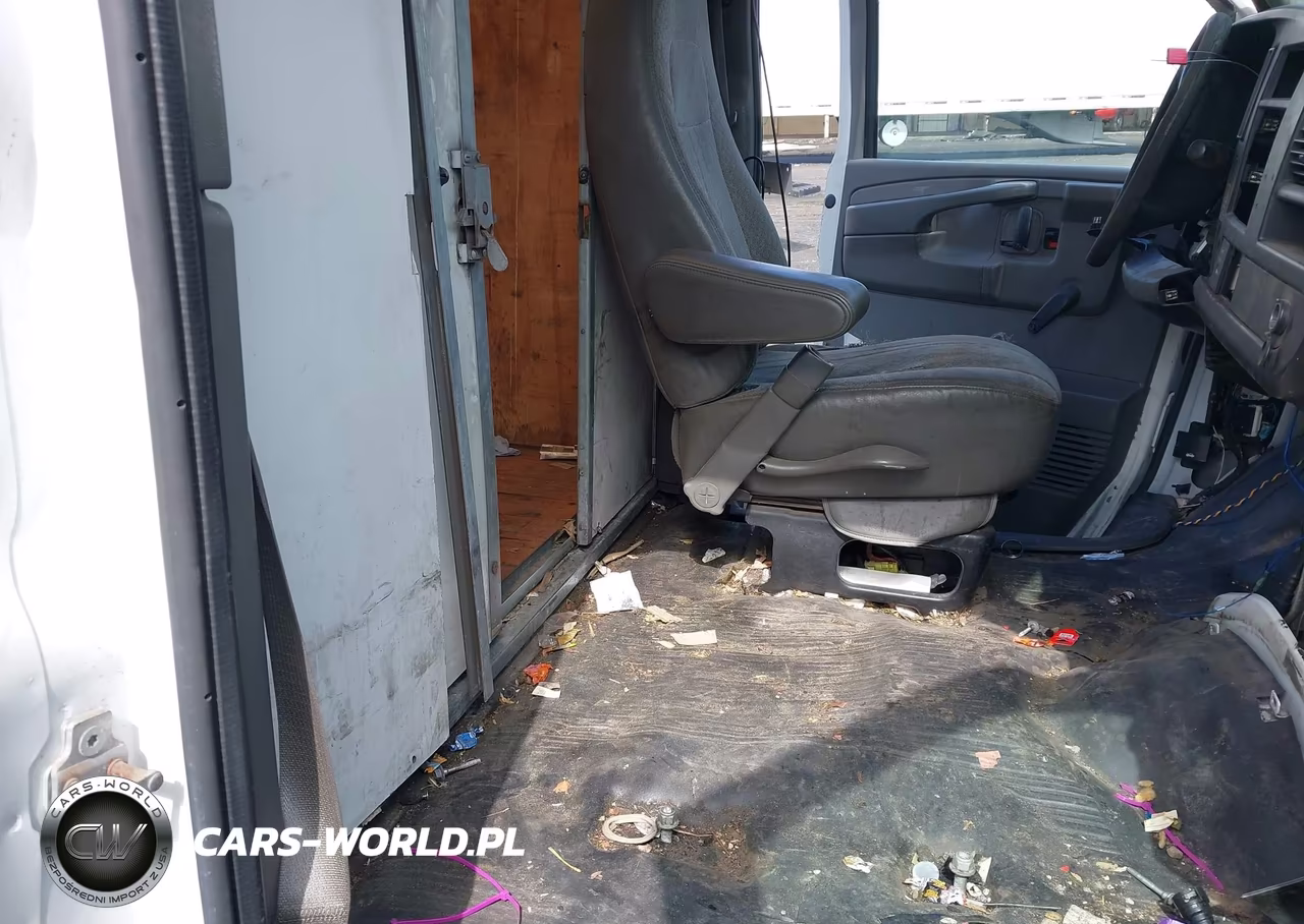 2014 Chevrolet Express Cutaway 3500 VIN:1GB0G2CA0E1184163 - 19