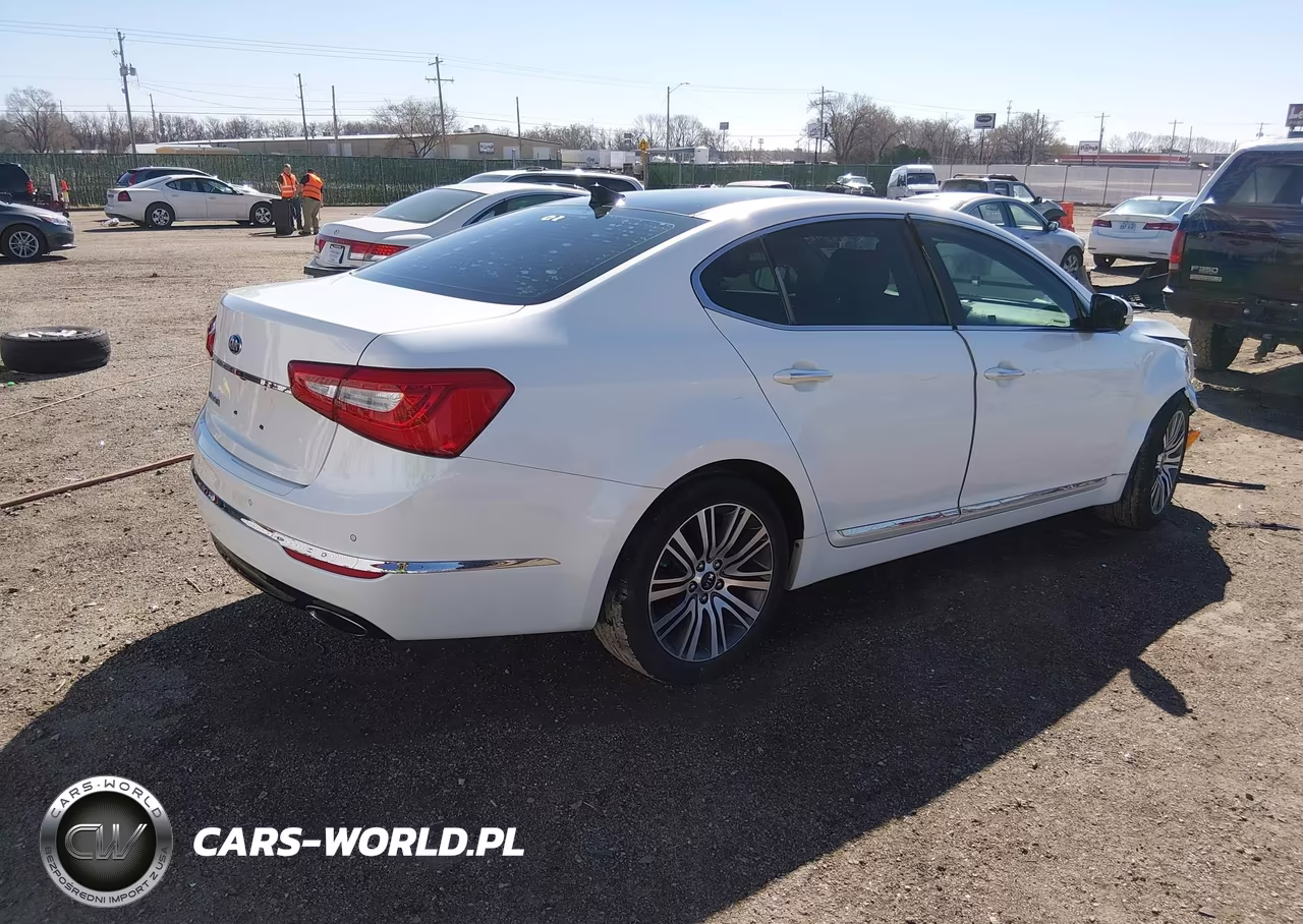 2015 Kia Cadenza Premium VIN:KNALN4D76F5184852 - 4