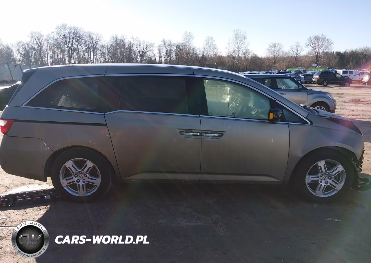 2011 Honda Odyssey Touring-Touring Elite VIN:5FNRL5H98BB038305 - 13