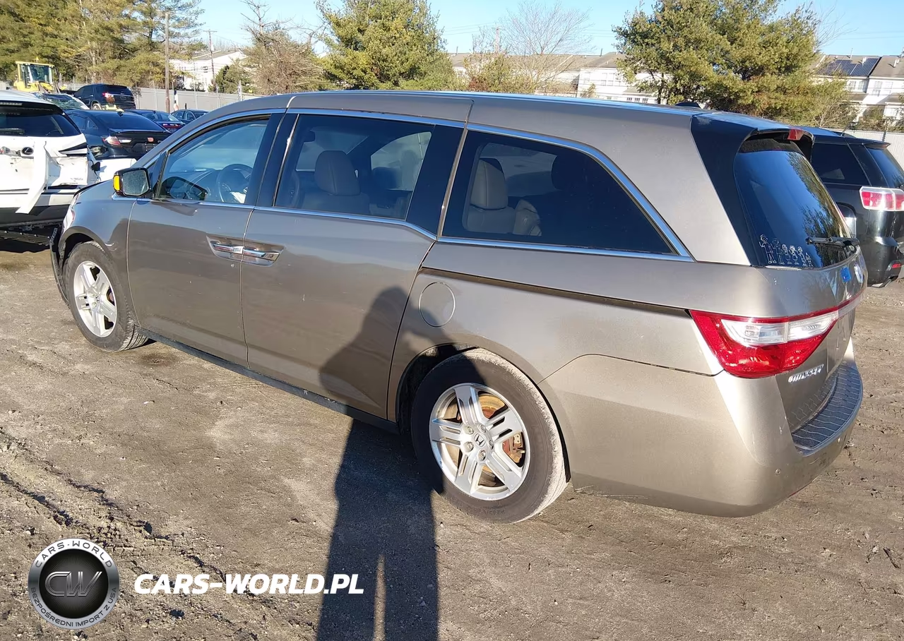 2011 Honda Odyssey Touring-Touring Elite VIN:5FNRL5H98BB038305 - 3