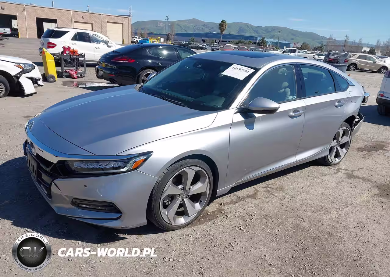 2018 Honda Accord Touring VIN:1HGCV1F96JA086180 - 2