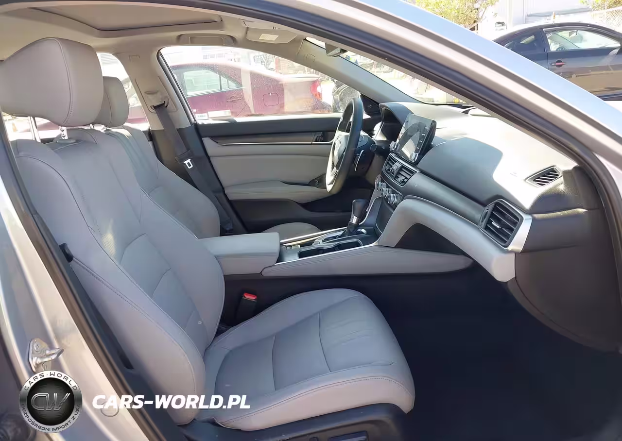 2018 Honda Accord Touring VIN:1HGCV1F96JA086180 - 5