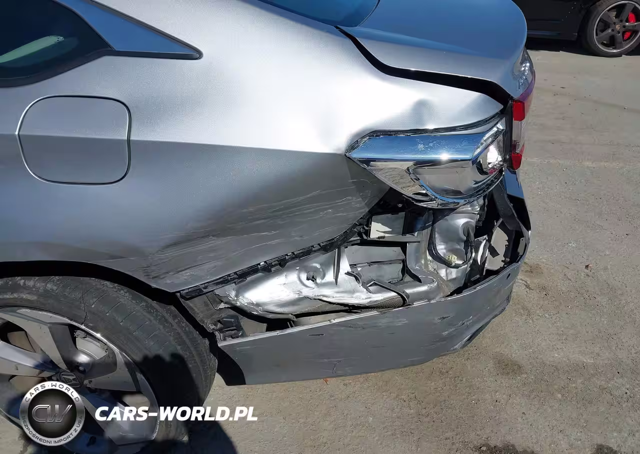 2018 Honda Accord Touring VIN:1HGCV1F96JA086180 - 6