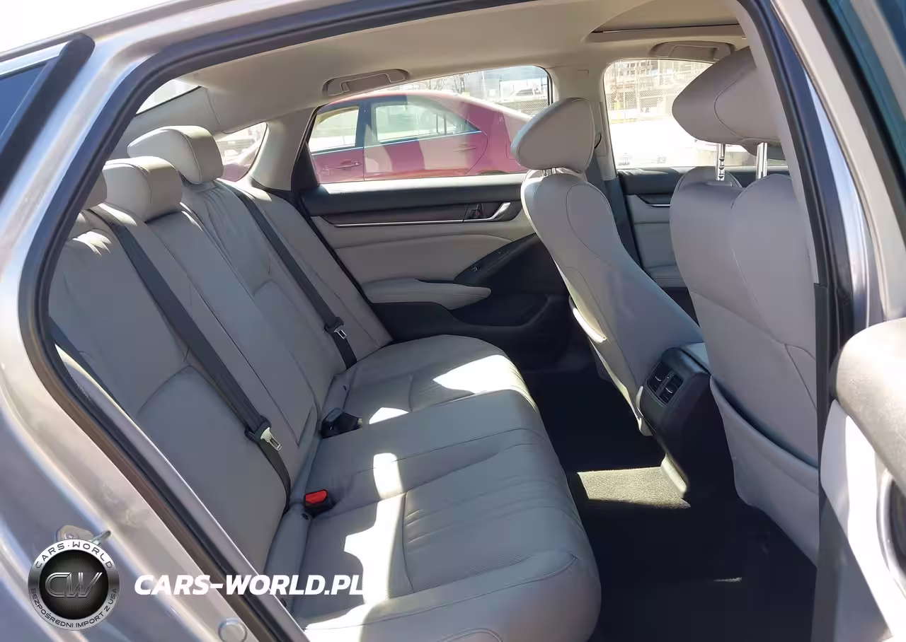 2018 Honda Accord Touring VIN:1HGCV1F96JA086180 - 8