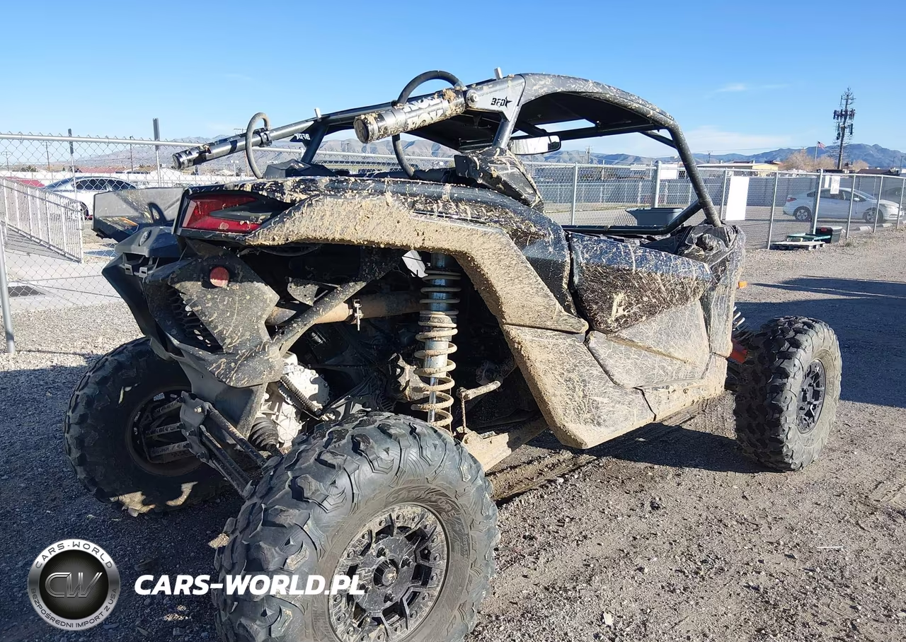 2017 Can-Am Maverick X3 X Rs Turbo R VIN:3JBVXAW22HK001397 - 4