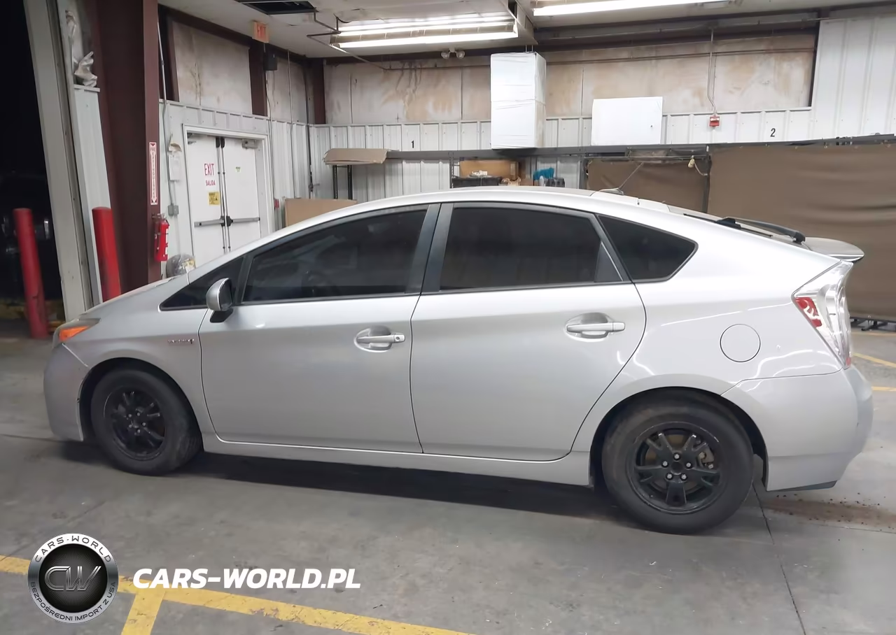 2015 Toyota Prius Three VIN:JTDKN3DUXF0416879 - 14