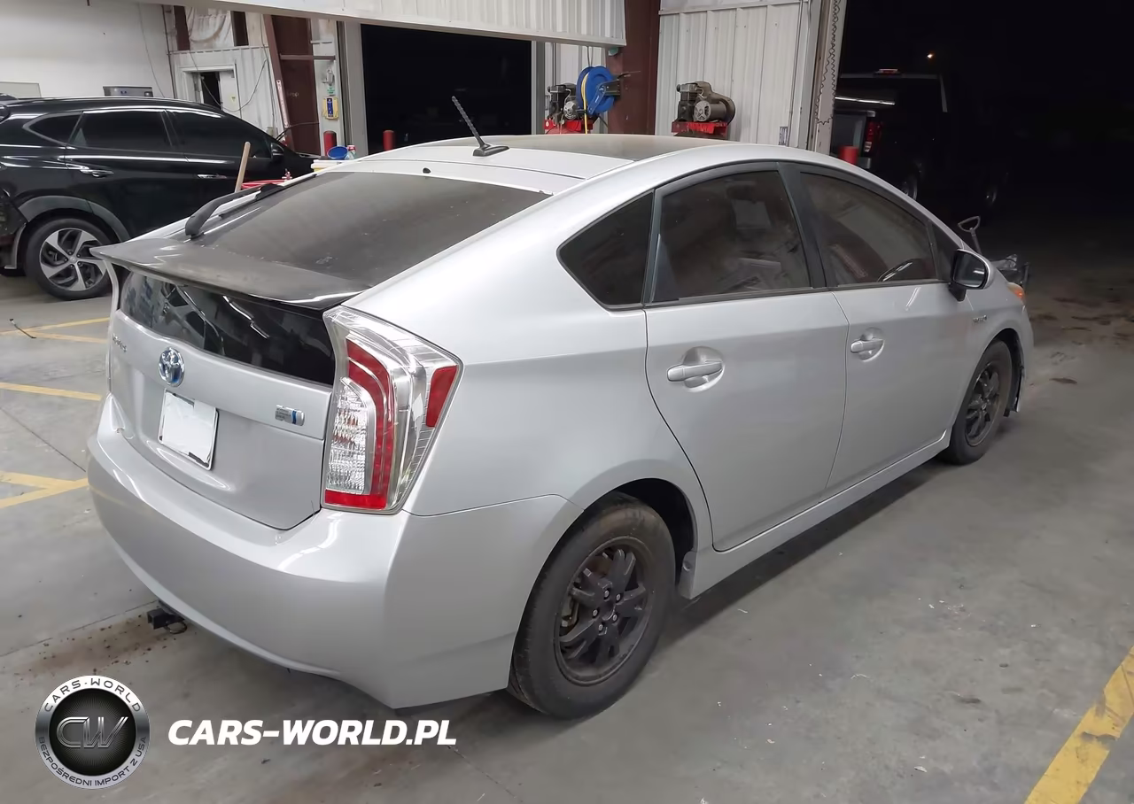 2015 Toyota Prius Three VIN:JTDKN3DUXF0416879 - 4