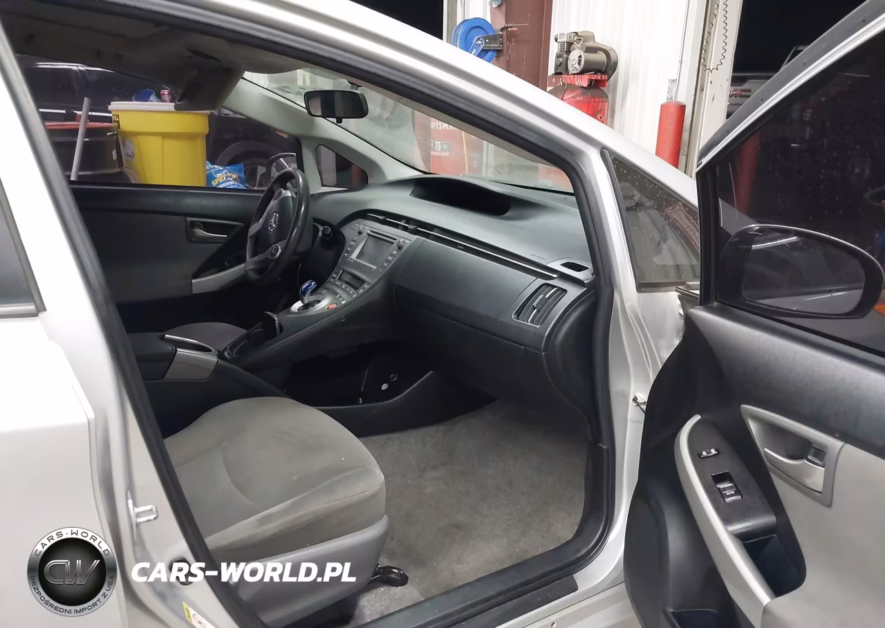 2015 Toyota Prius Three VIN:JTDKN3DUXF0416879 - 5