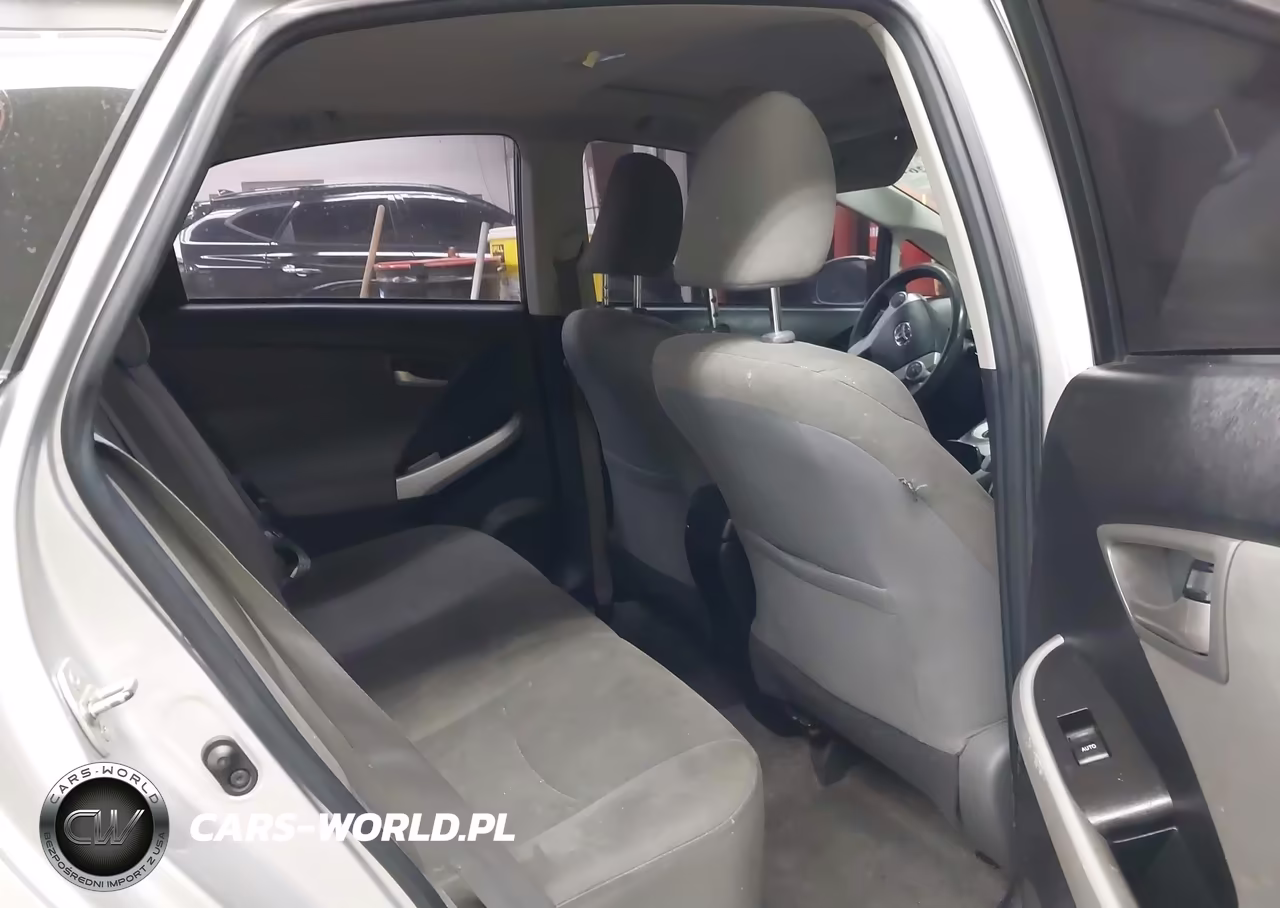 2015 Toyota Prius Three VIN:JTDKN3DUXF0416879 - 8