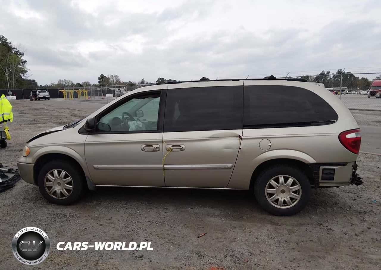 2005 Chrysler Town & Country Touring VIN:2C8GP54LX5R422316 - 15