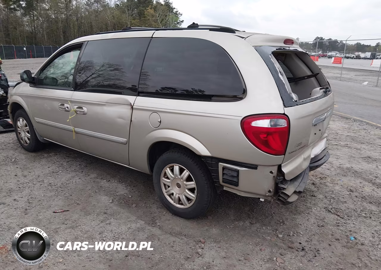 2005 Chrysler Town & Country Touring VIN:2C8GP54LX5R422316 - 3