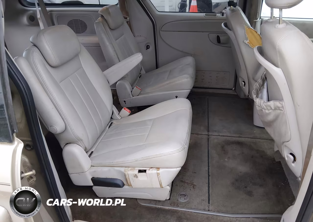 2005 Chrysler Town & Country Touring VIN:2C8GP54LX5R422316 - 8