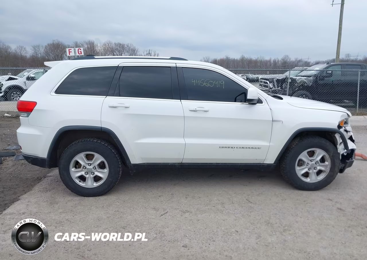 2015 Jeep Grand Cherokee Laredo VIN:1C4RJFAG3FC834709 - 13