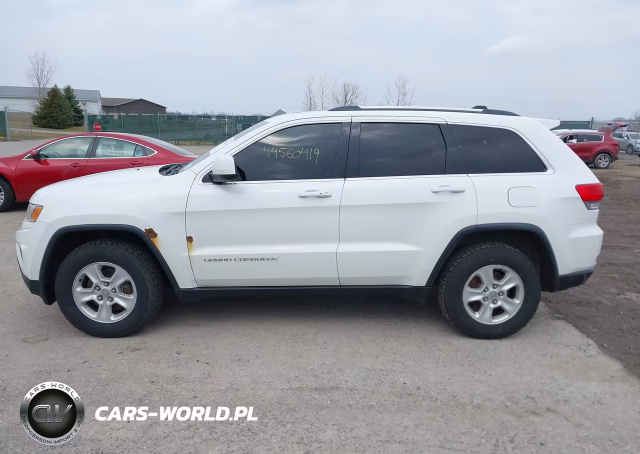 2015 Jeep Grand Cherokee Laredo VIN:1C4RJFAG3FC834709 - 14