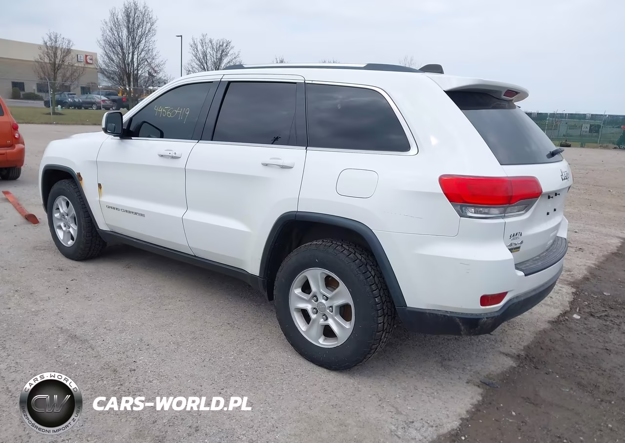 2015 Jeep Grand Cherokee Laredo VIN:1C4RJFAG3FC834709 - 3