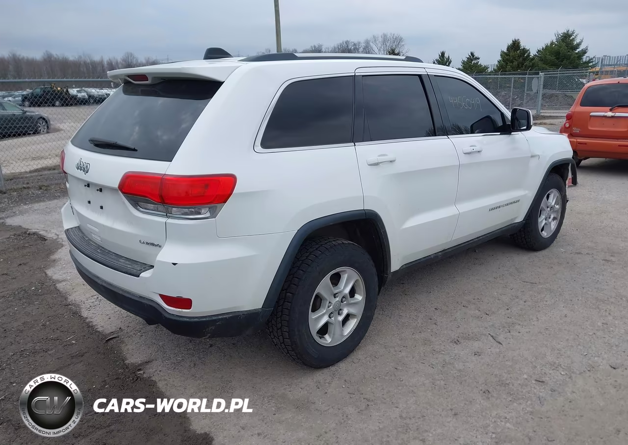 2015 Jeep Grand Cherokee Laredo VIN:1C4RJFAG3FC834709 - 4
