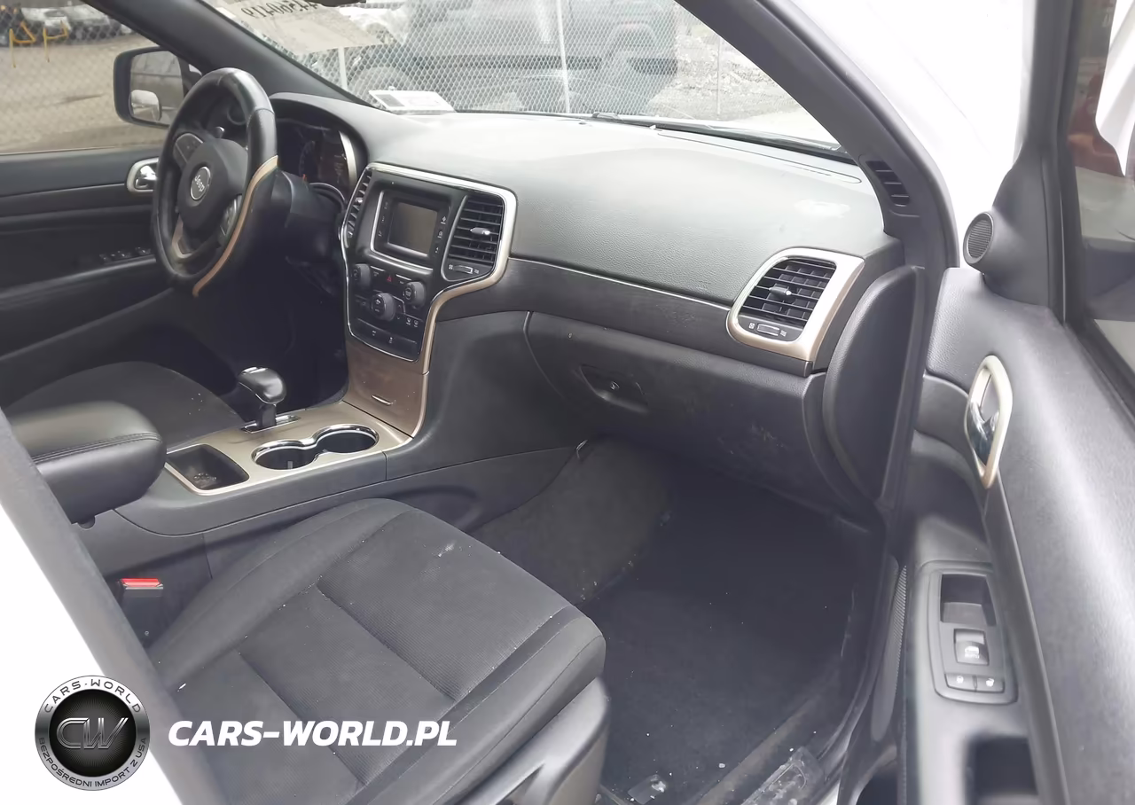 2015 Jeep Grand Cherokee Laredo VIN:1C4RJFAG3FC834709 - 5
