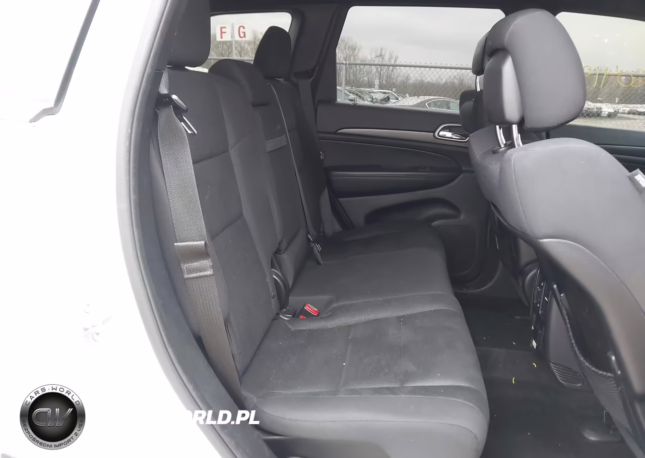 2015 Jeep Grand Cherokee Laredo VIN:1C4RJFAG3FC834709 - 8