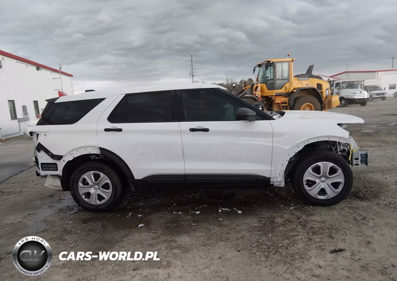 2025 Ford Police Interceptor Utility VIN:1FM5K8AC6SGA16572 - 13