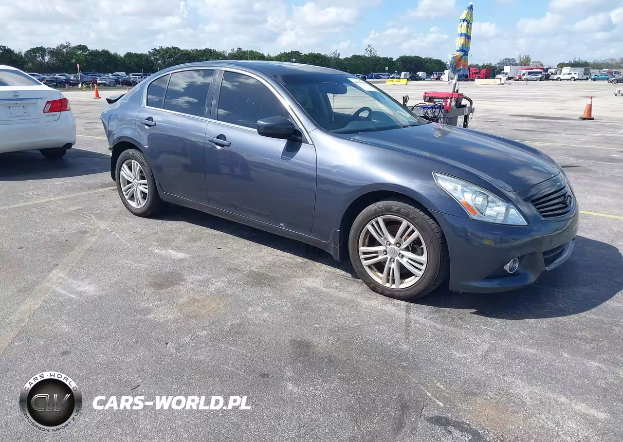 2013 Infiniti G37X