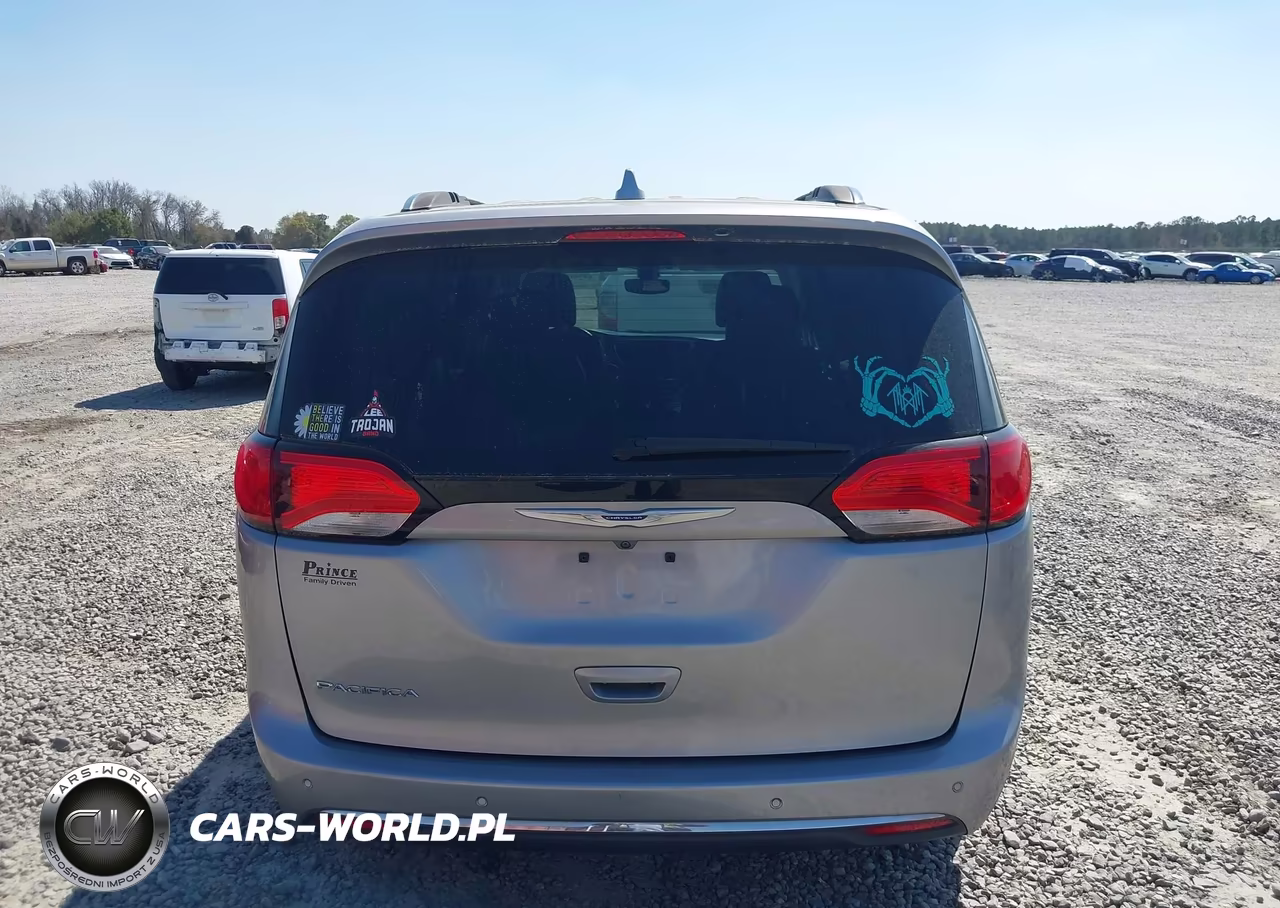 2020 Chrysler Pacifica Touring L VIN:2C4RC1BG4LR125012 - 16