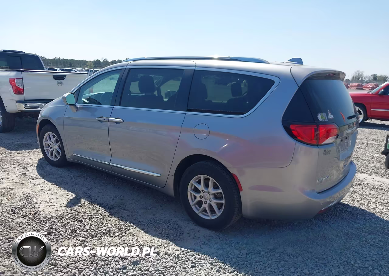 2020 Chrysler Pacifica Touring L VIN:2C4RC1BG4LR125012 - 3