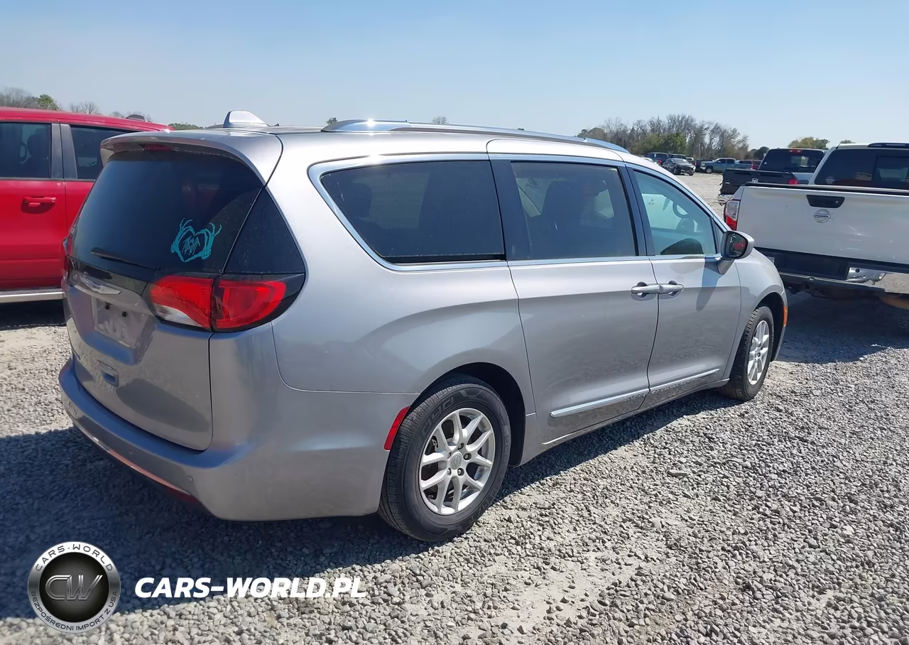 2020 Chrysler Pacifica Touring L VIN:2C4RC1BG4LR125012 - 4