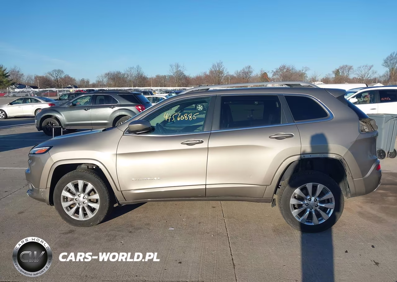 2017 Jeep Cherokee Overland 4X4 VIN:1C4PJMJS9HW588542 - 15