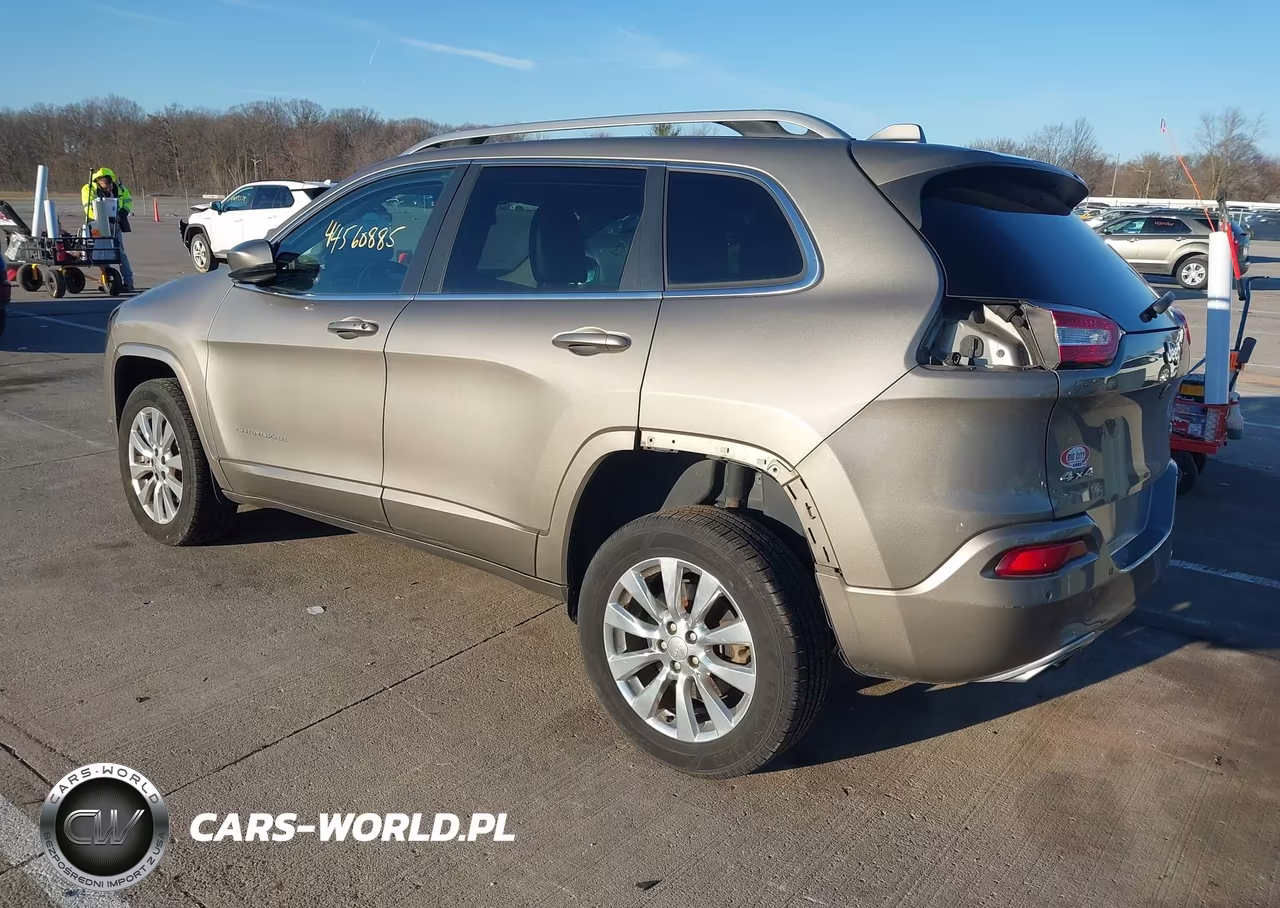 2017 Jeep Cherokee Overland 4X4 VIN:1C4PJMJS9HW588542 - 3