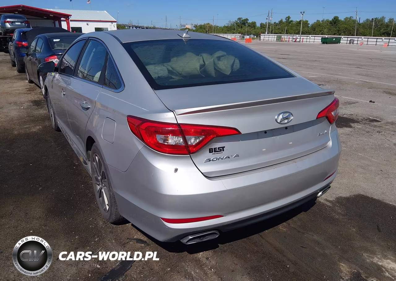 2015 Hyundai Sonata Sport VIN:5NPE34AF8FH029975 - 3