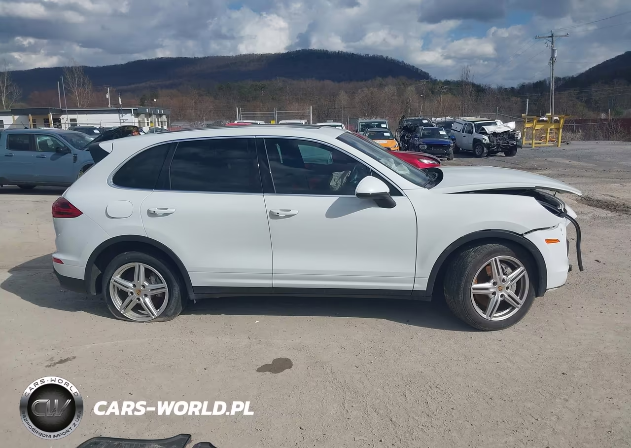 2015 Porsche Cayenne S VIN:WP1AB2A2XFLA60724 - 14