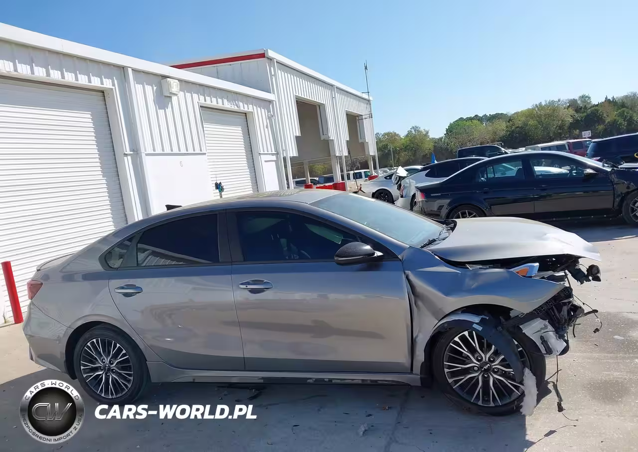 2024 Kia Forte Gt Line VIN:3KPF54AD2RE725303 - 13