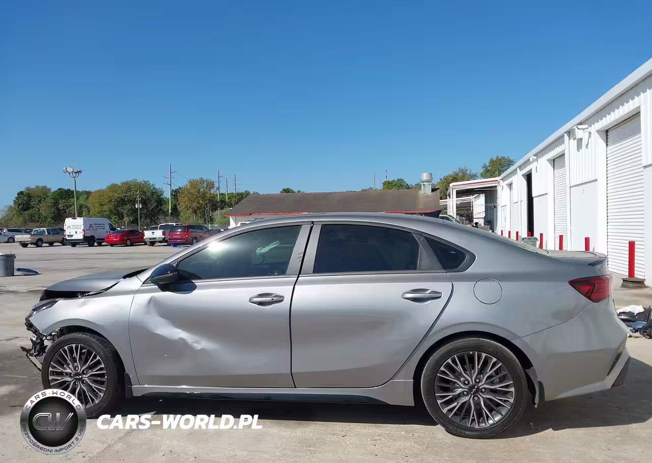 2024 Kia Forte Gt Line VIN:3KPF54AD2RE725303 - 14