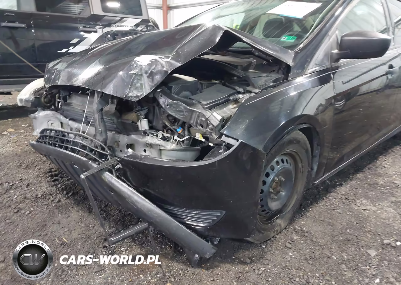 2015 Ford Focus S VIN:1FADP3E26FL353803 - 6