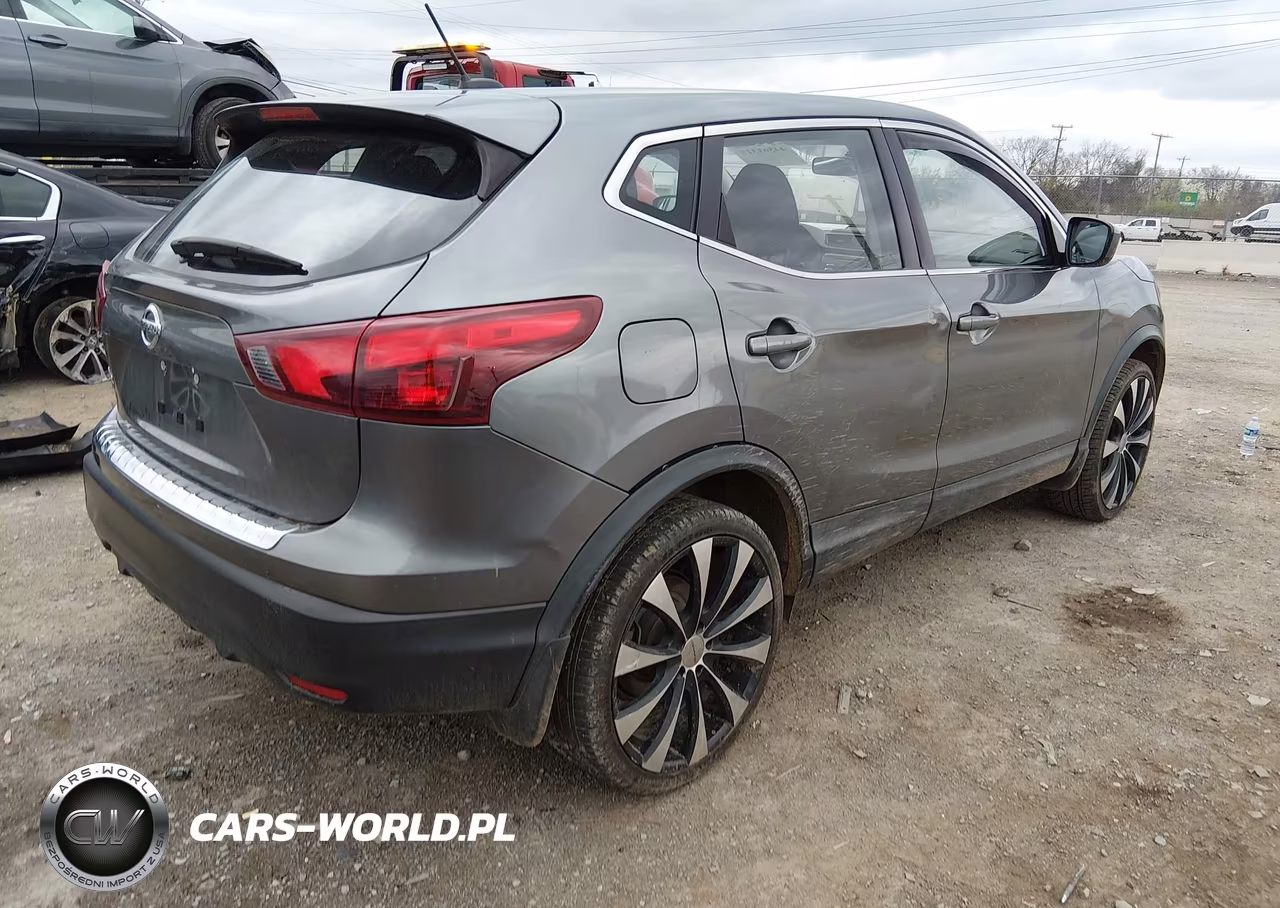 2018 Nissan Rogue Sport S VIN:JN1BJ1CP9JW500597 - 4