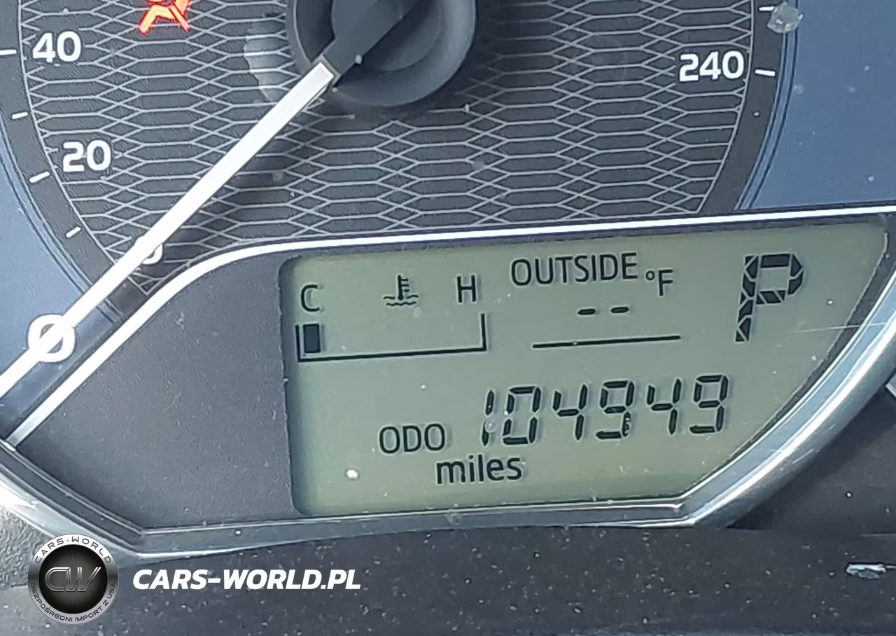 2016 Toyota Corolla Le Plus VIN:5YFBURHE9GP481643 - 16