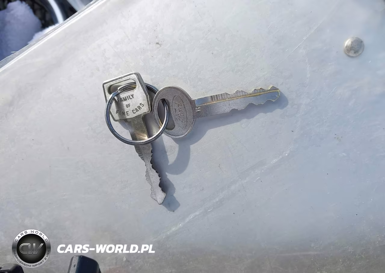 1991 Ford Thunderbird VIN:1FAPP6049MH127858 - 11