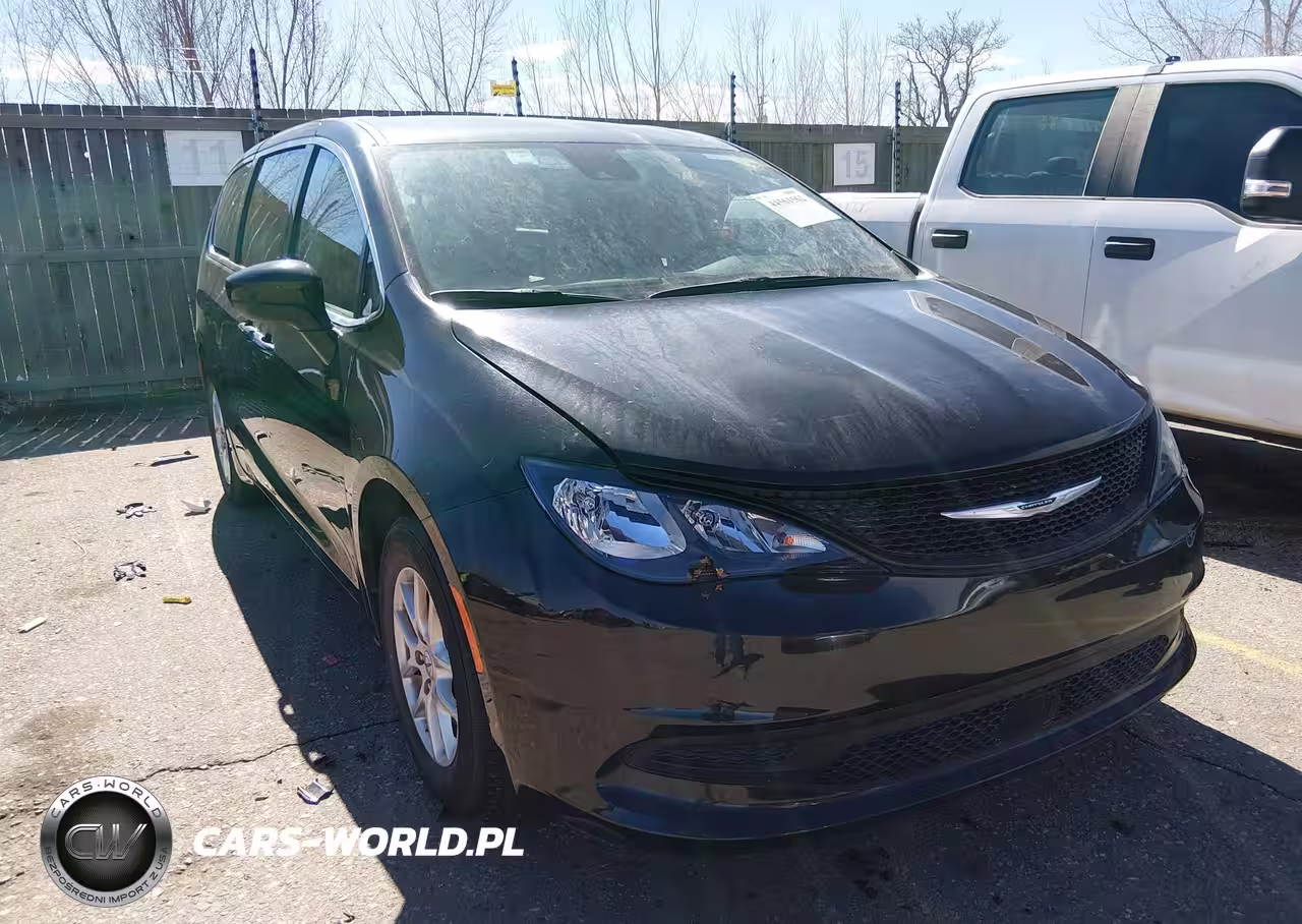 2023 Chrysler Voyager Lx