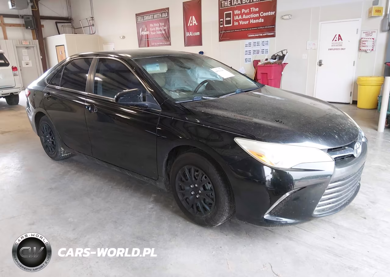 2016 Toyota Camry Le – zdjęcie 1 z 17