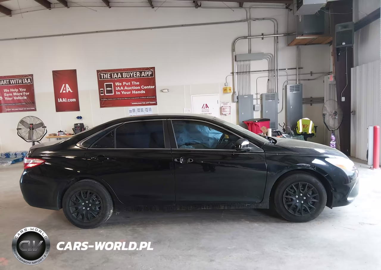 2016 Toyota Camry Le VIN:4T4BF1FK7GR538799 - 14
