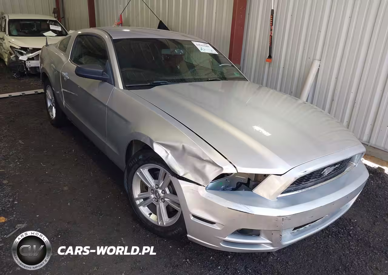 2014 Ford Mustang V6