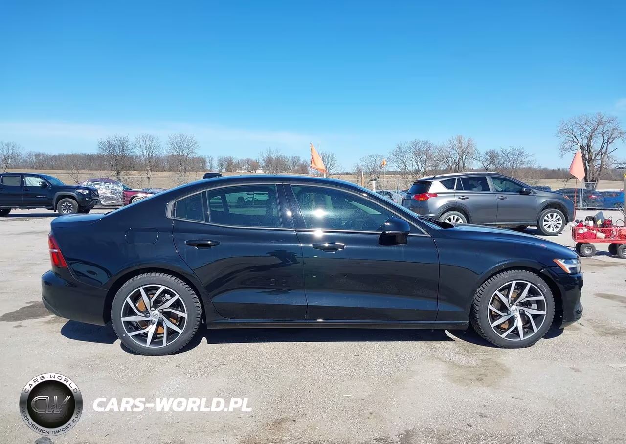 2020 Volvo S60 T6 Momentum VIN:7JRA22TKXLG057049 - 13