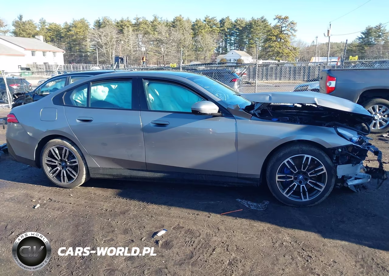 2025 BMW 550E xDrive VIN:WBA13FK09SCU34654 - 13