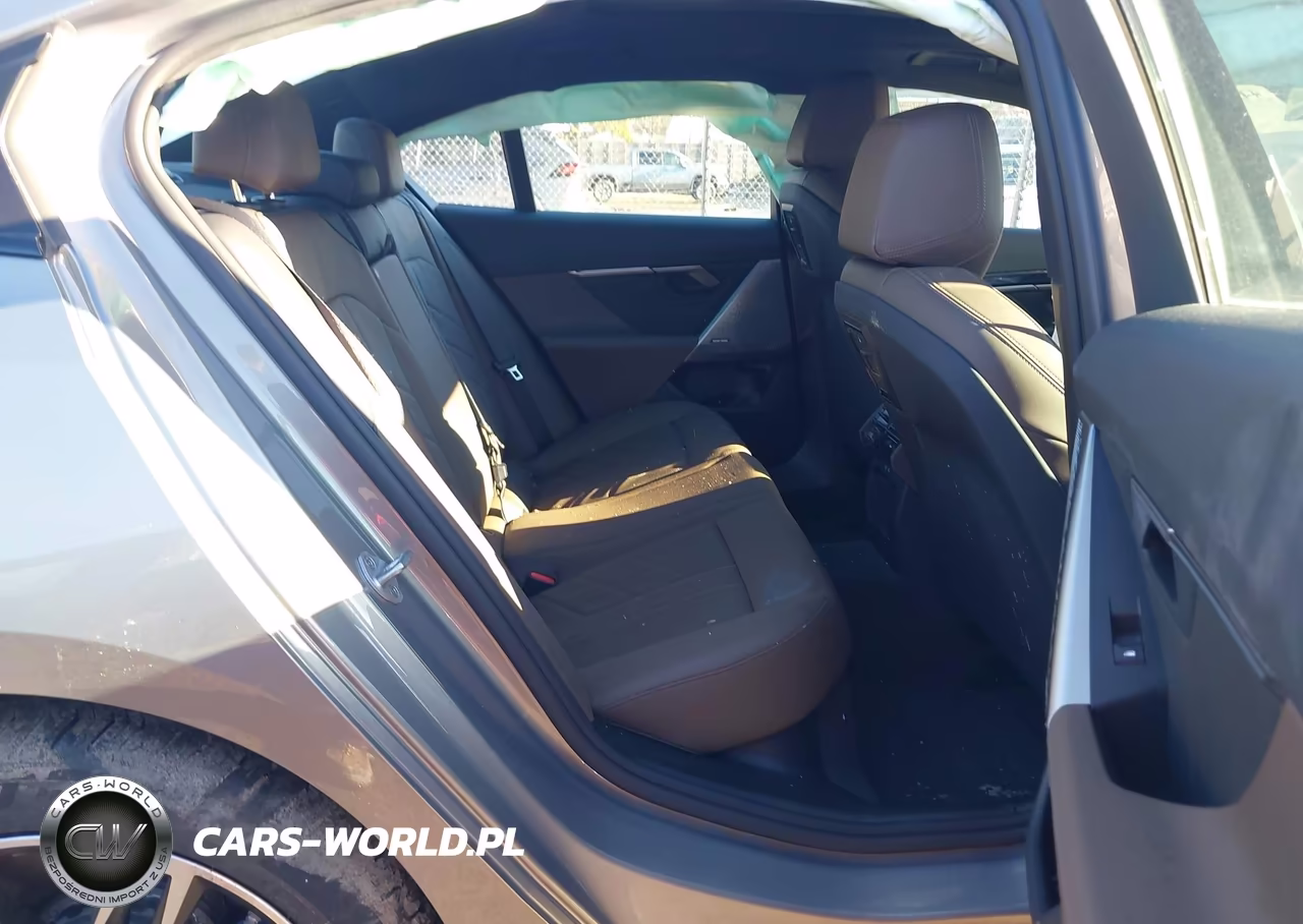 2025 BMW 550E xDrive VIN:WBA13FK09SCU34654 - 8
