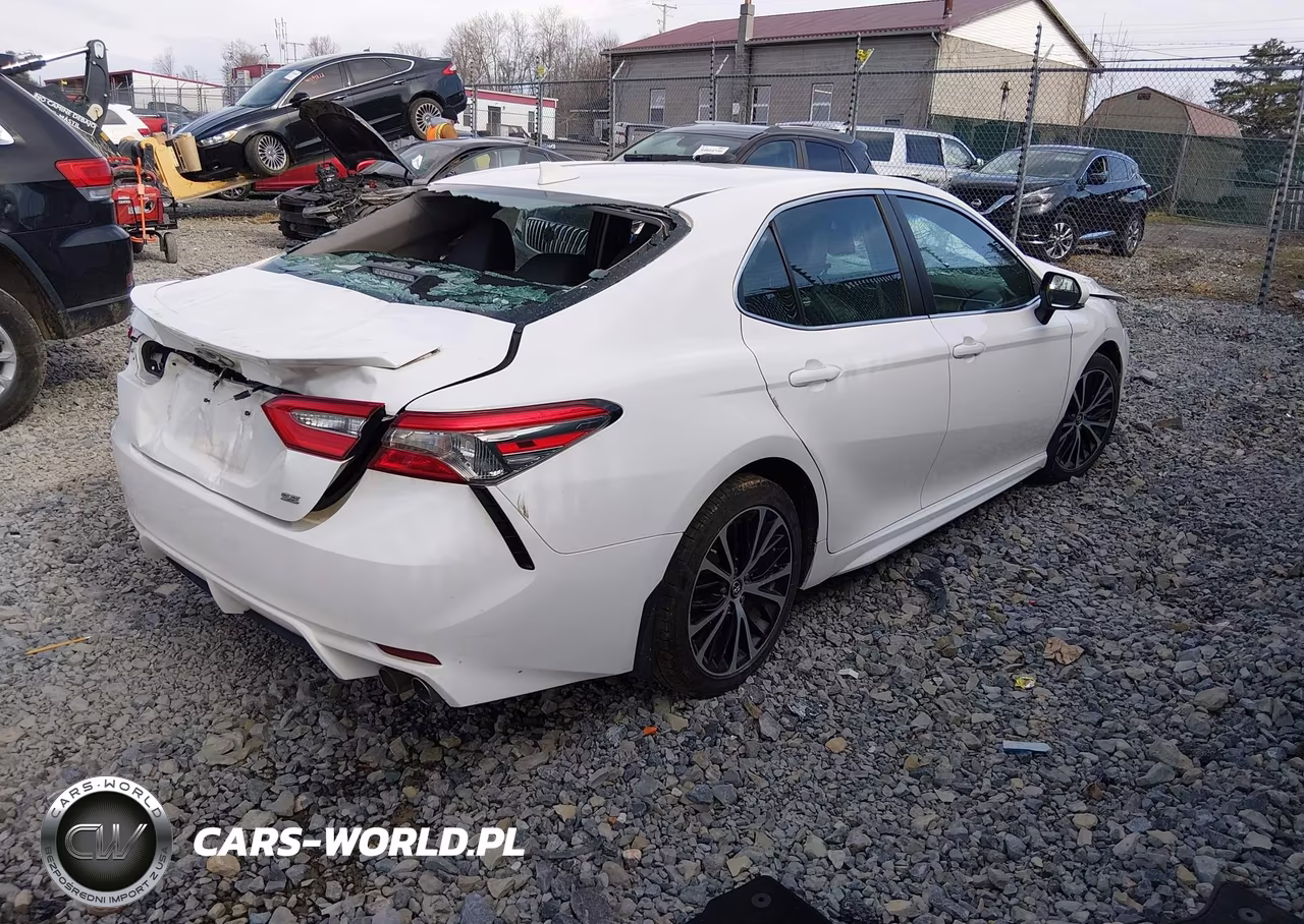 2018 Toyota Camry Se VIN:4T1B11HK8JU112214 - 4